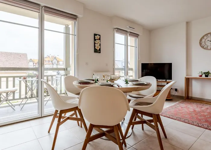 Les Arts-1 By Interhome Lägenhet Deauville