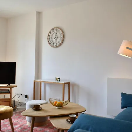 Les Arts-1 By Interhome