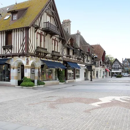 Les Arts-1 By Interhome Apartmán *