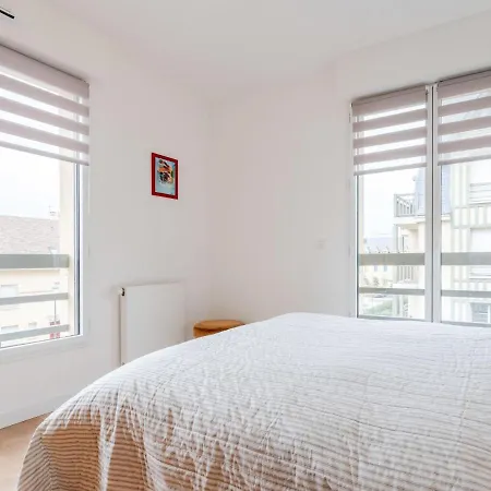 Les Arts-1 By Interhome Apartmán